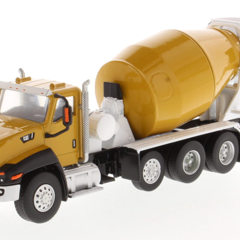 85632  CT660 MC NEILLUS CEEMENT MIXER