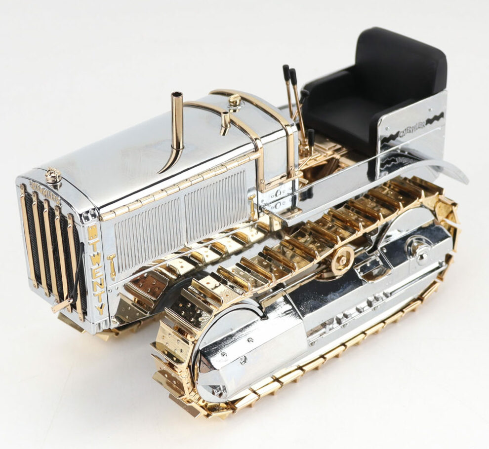 Modèle réduit Cat Twenty Tractor 100th Anniversary 1:16 finition or et chrome