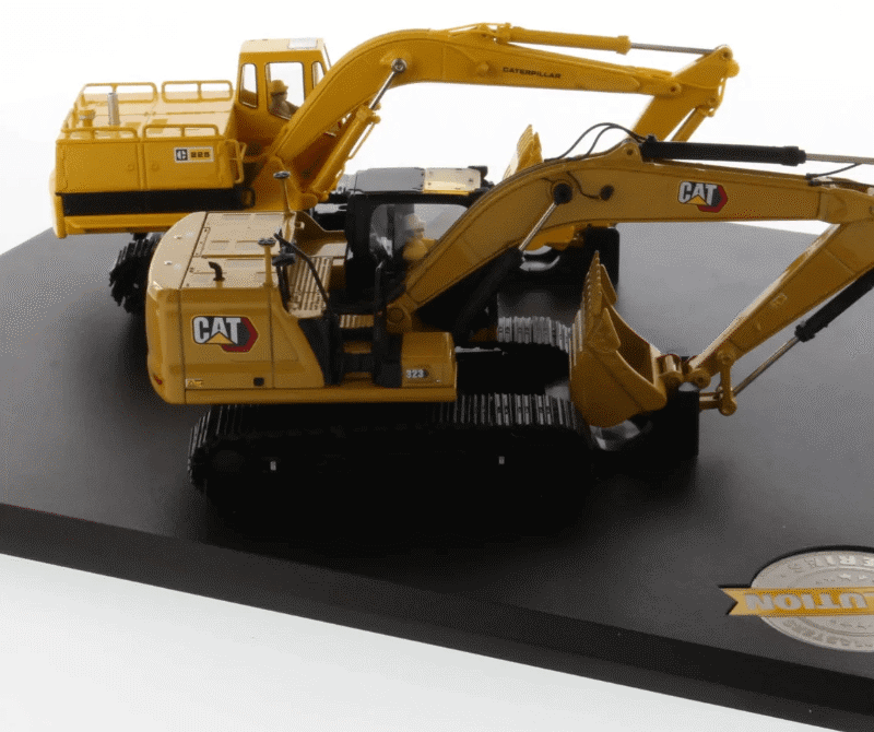 85715 -  225 et 323 HYDRAULIC EXCAVATOR 1/50